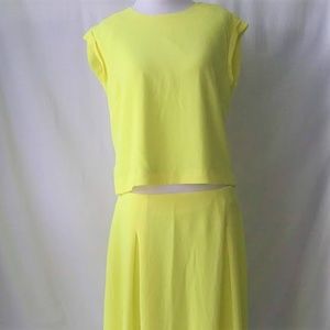 ⭐️ Cato neon yellow cuffed sleeveless top